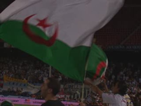 SUPORTEURS ALGERIENS À L´ ÉTRANGER