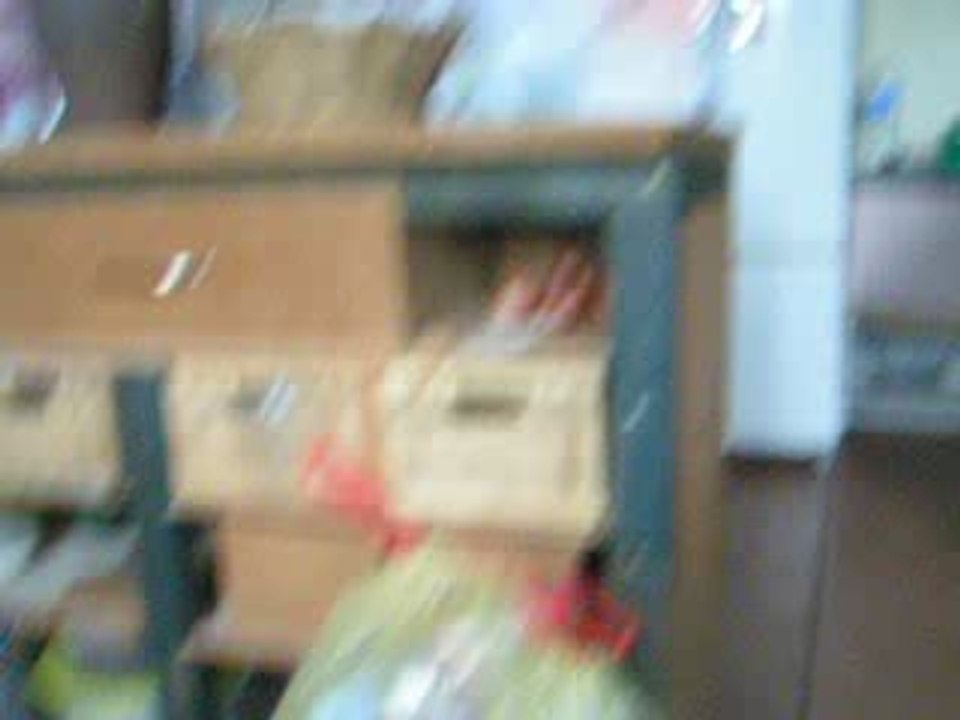 Emma chante  et danse