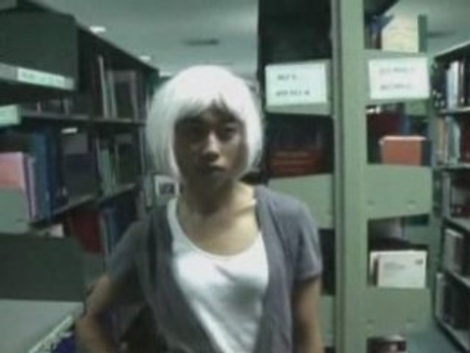 หญิงกับแว่น