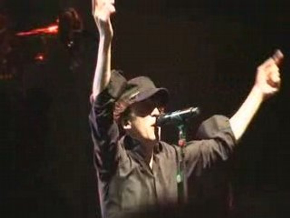 CALI (extrait live-parvis des Arènes)