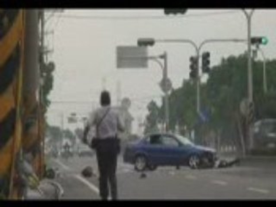 accident de voiture incroyable