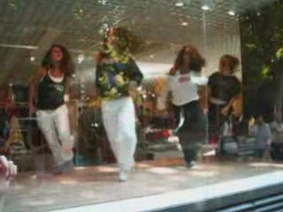 Chorégraphie Danse hip hop aux galeries Lafayette