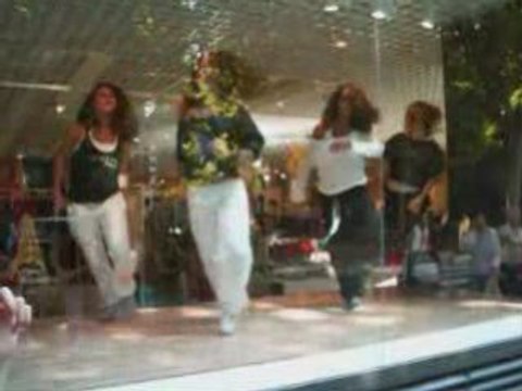 Chorégraphie Danse hip hop aux galeries Lafayette