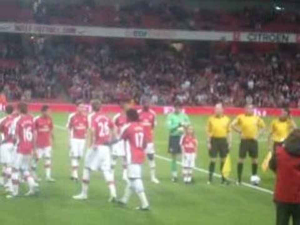 Arsenal-Sheffield: L'entree des joueurs