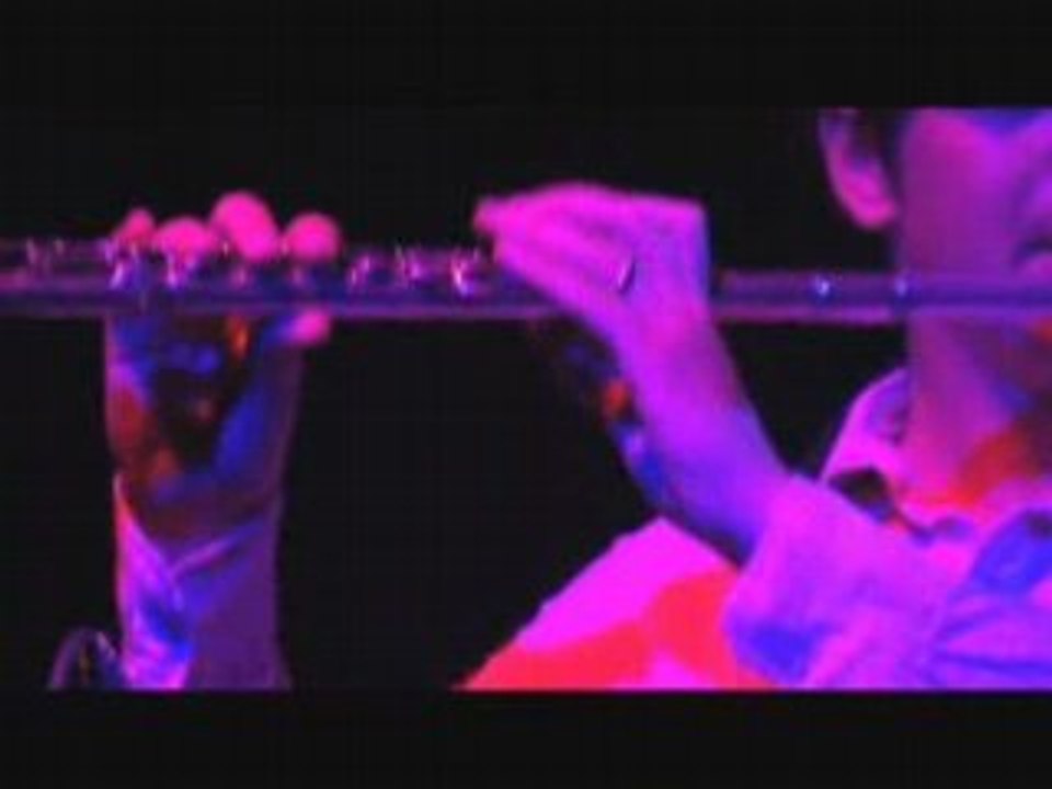 Finn Peters - 'Fax' LIVE