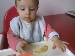 Malhon qui mange et qui en met partout