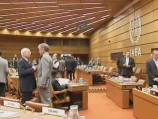 N Korea expels IAEA monitors from atom bomb plant