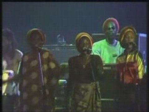 NATTY DREAD LIVE - BOB MARLEY