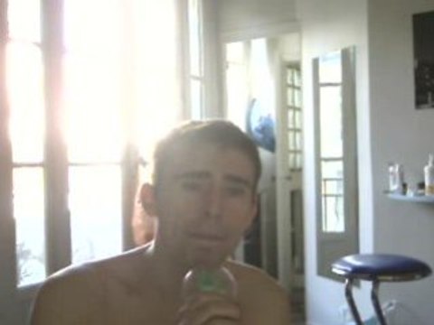 Wiwi égratigne Elle est à toi