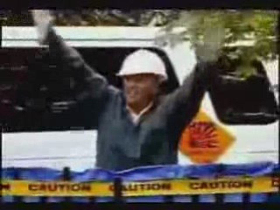 Camera Cachee - Le chien joue avec la dynamite