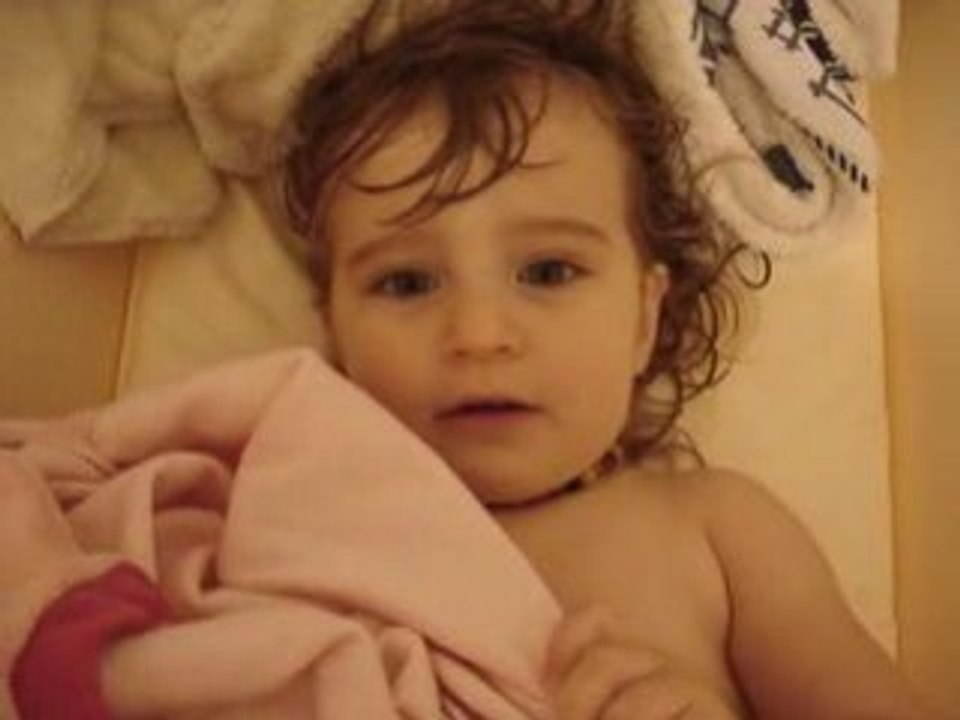 Au bain à 22 mois
