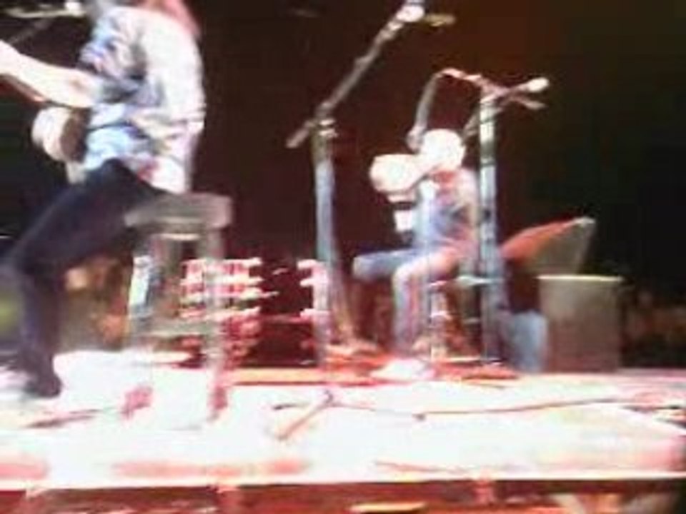 Queen (Brian et Roger) - 39' - Paris 2008