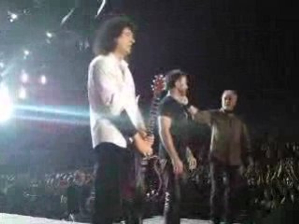 QUEEN + PAUL RODGERS - GOD SAVE THE QUEEN - BERCY 2008