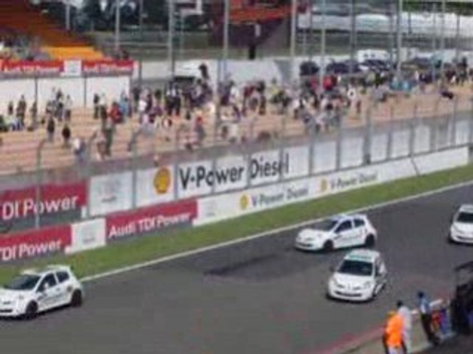 MOV02930 Démo Clio Rugby