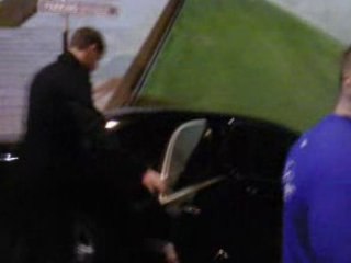 Brian May (Queen) part en voiture Paris 2008