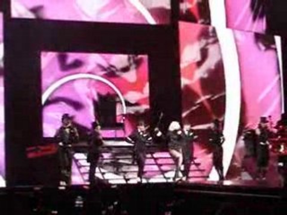 Madonna  -  Sticky & Sweet tour - Candy Shop - Paris