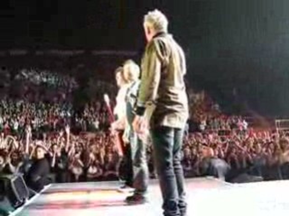 Queen & Paul Rodgers Paris Bercy 2008 - God Save The Queen