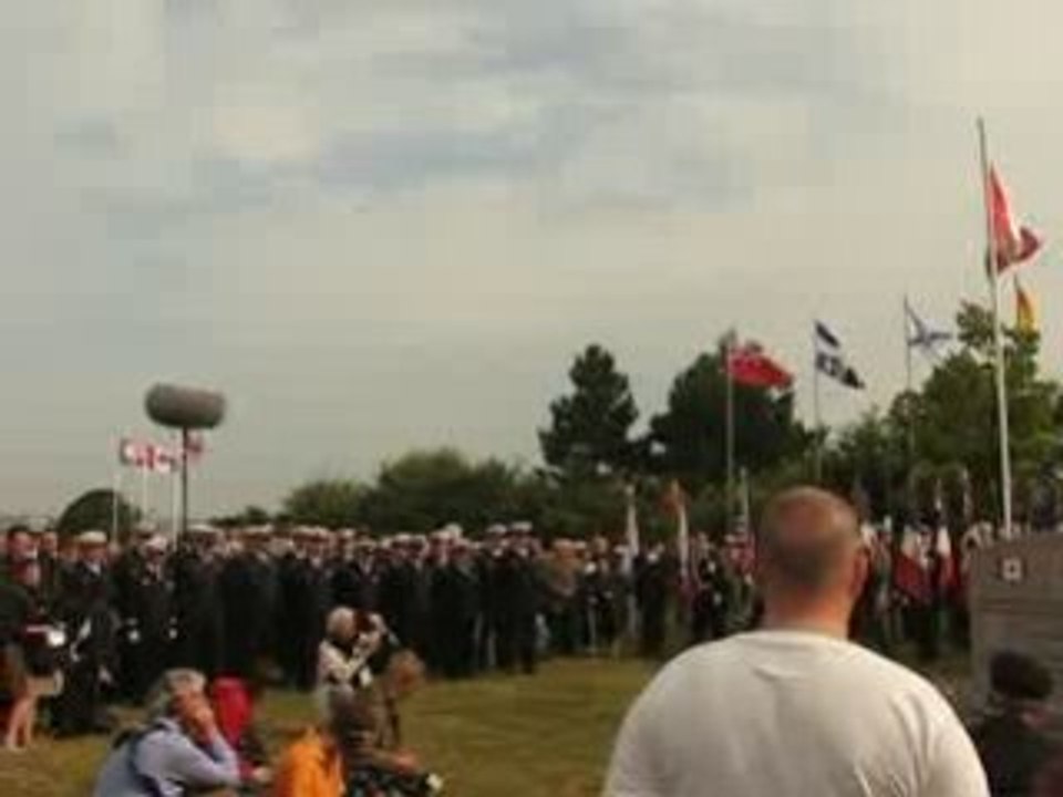 Stèle en hommage aux pilote Canadiens/ Falaise (14)