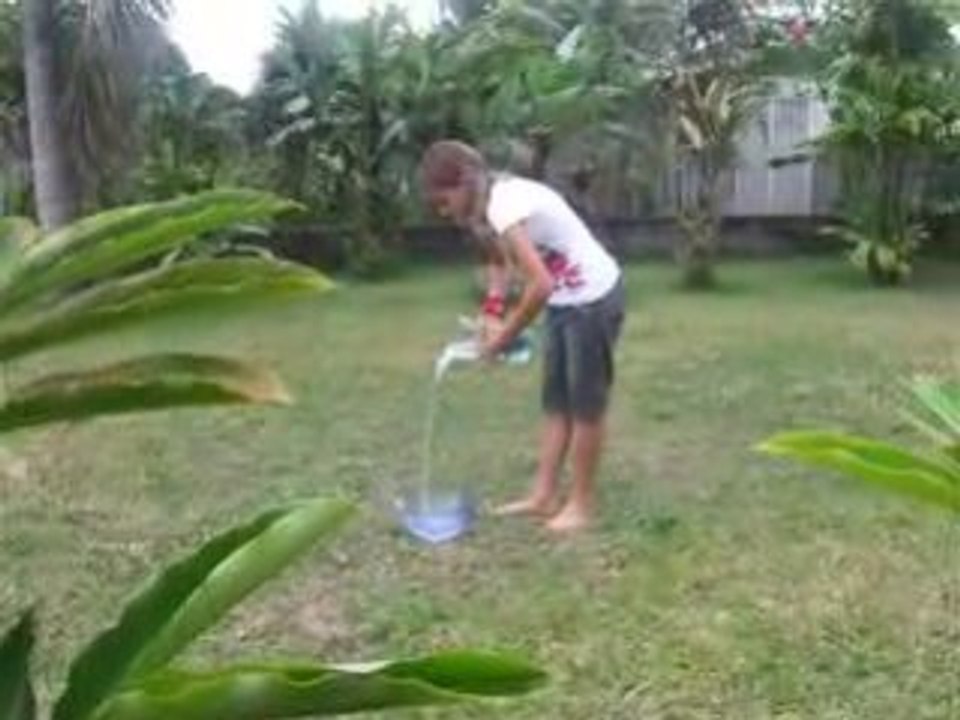 Camille super pouvoirs.avi.reverse