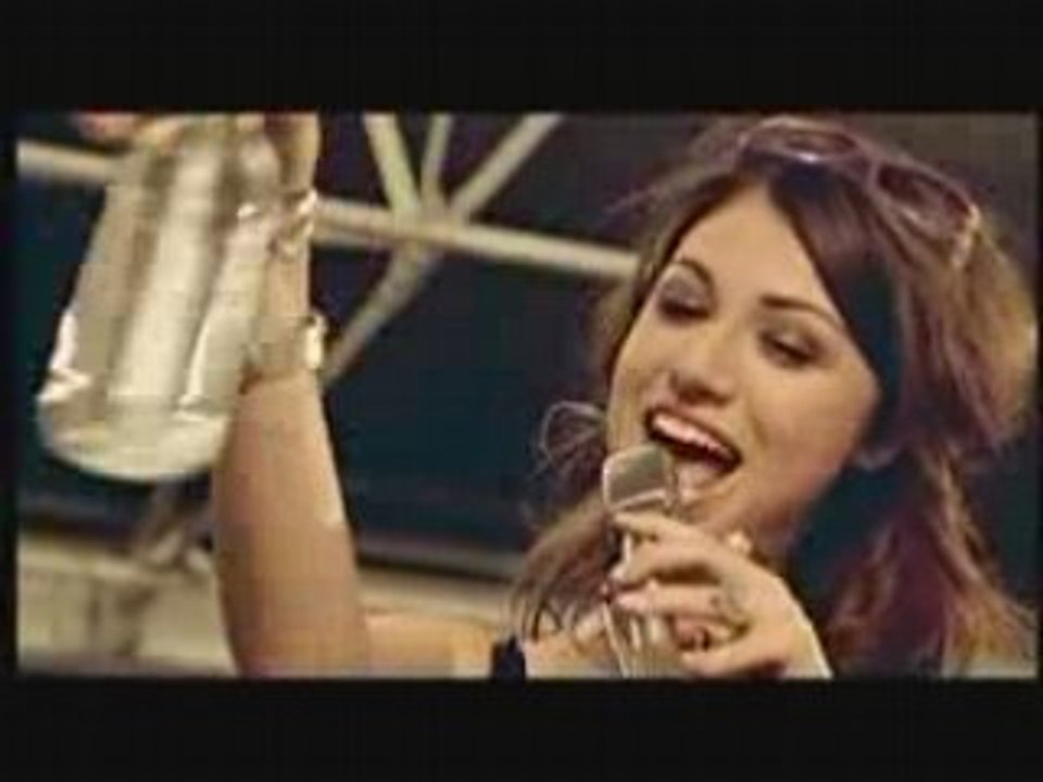 Gabriella Cilmi sweat about me
