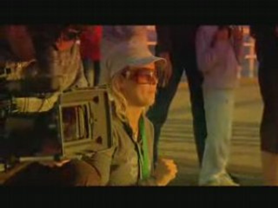 Making video - 2be3 'step by step'