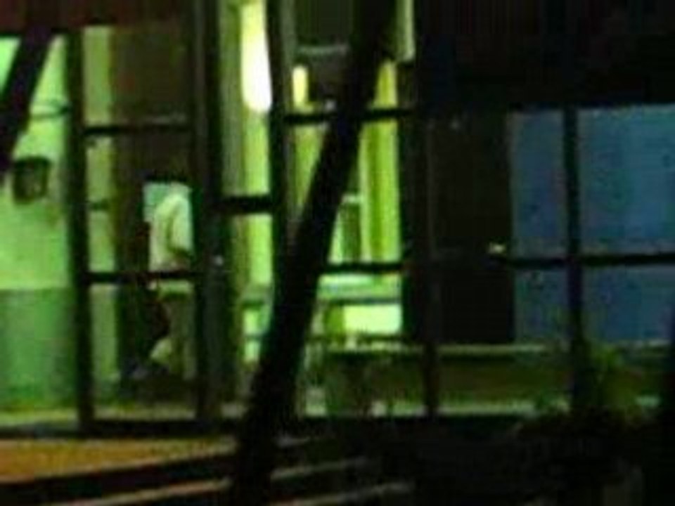 Gillou dans la nasa des Poubelles XD