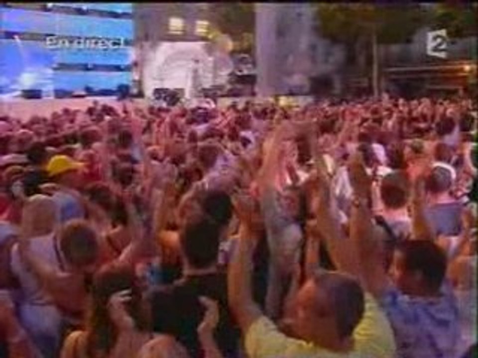 TINA ARENA " ALLER PLUS HAUT " A CARCASSONNE POUR LE TDF