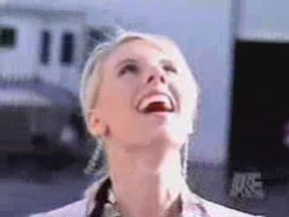 Chriss Angel Levitation from GlobalGifter