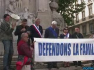 Grand rassemblement de soutien à la famille française