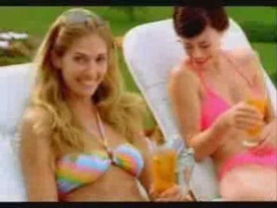 Plan drague au bord de la piscine