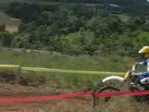 Course sur prairie de MONTRODAT 48 Enduro Retro