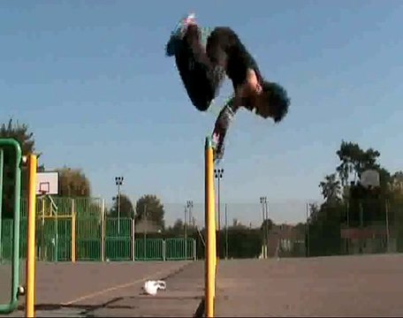 Simon Nogueira ... Motion 2008 ... Parkour / Freerun