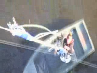 HELENE SAUTE A L ELASTIQUE