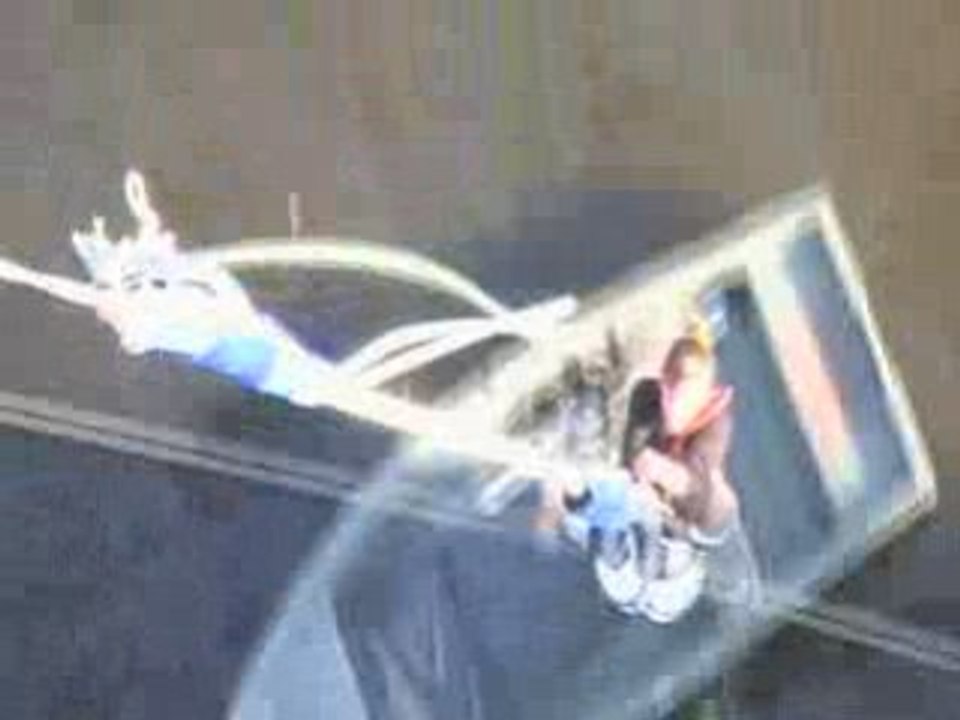 HELENE SAUTE A L ELASTIQUE