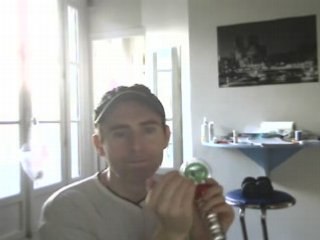 Wiwi égratigne "Sir Walter gimmick"