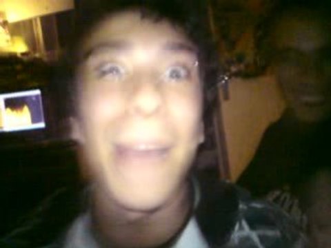 JULIEN LE OUF TU PEUX QUE NE PAS LE TESTER OU GARRE A TOi !