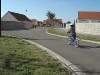 Evan fait du vélo 1/2 (sept.2008)