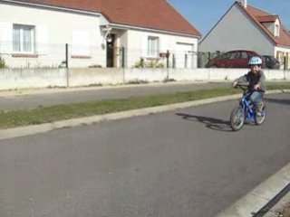 Evan fait du vélo 2/2 (sept 2008)