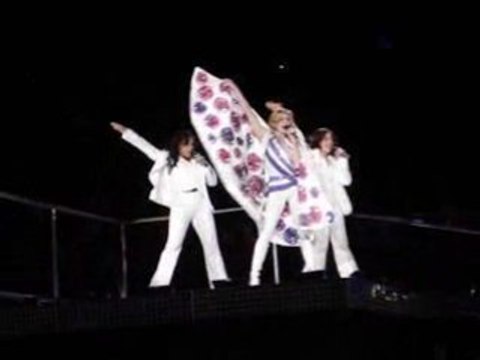 Madonna - Confessions tour - Lucky star - Paris 2006