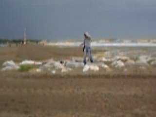 Cocoon 14 mois sur la plage de lido di jesolo