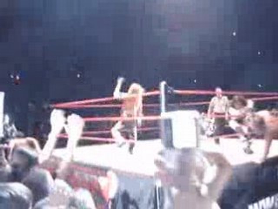 27/09/08 HBK entre dans l'arène