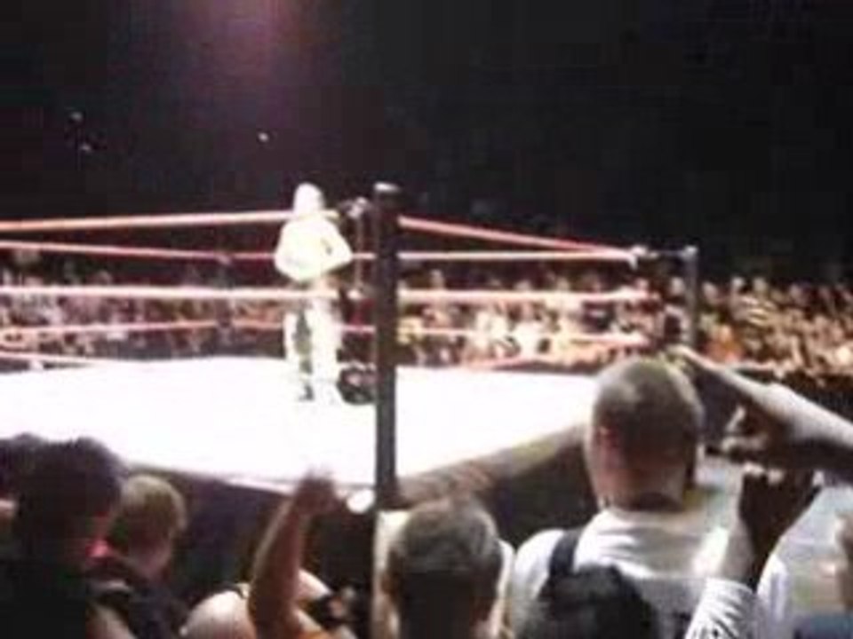 27/09/08 Raw bercy HBK et CM punk celebration