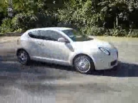 futur voiture de Mas femme alfa romeo mito