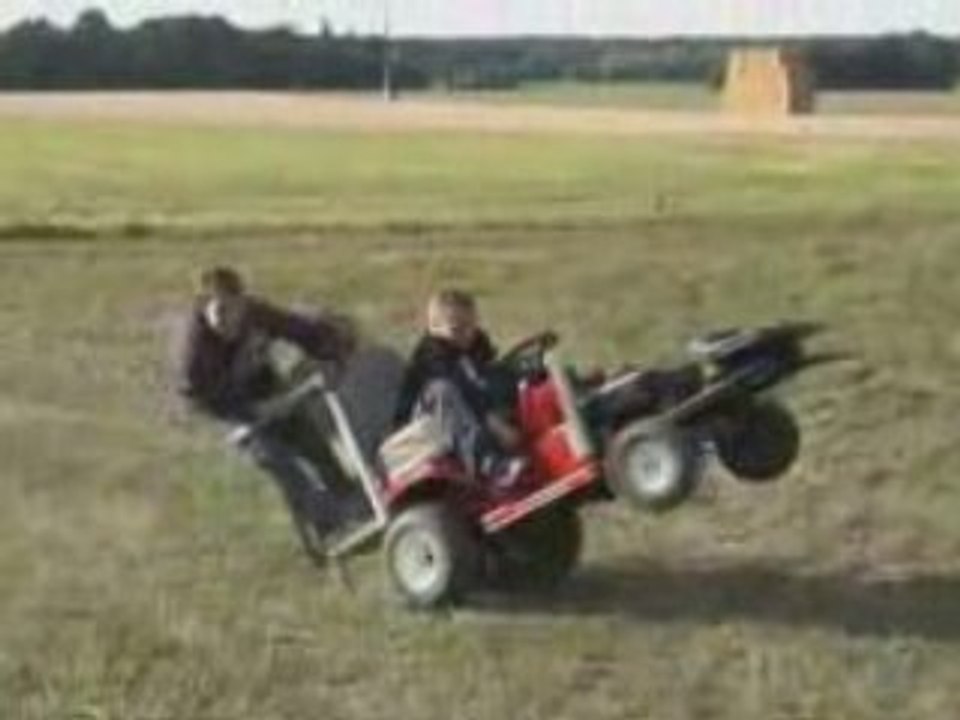 Briggs & stratton Power !!! Flammes + wheeling + 360°