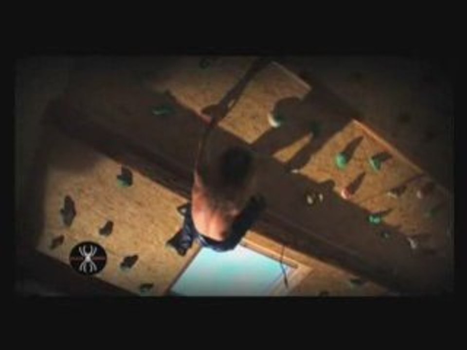 ALAIN ROBERT THE FRENCH SPIDERMAN -Training solo climbing