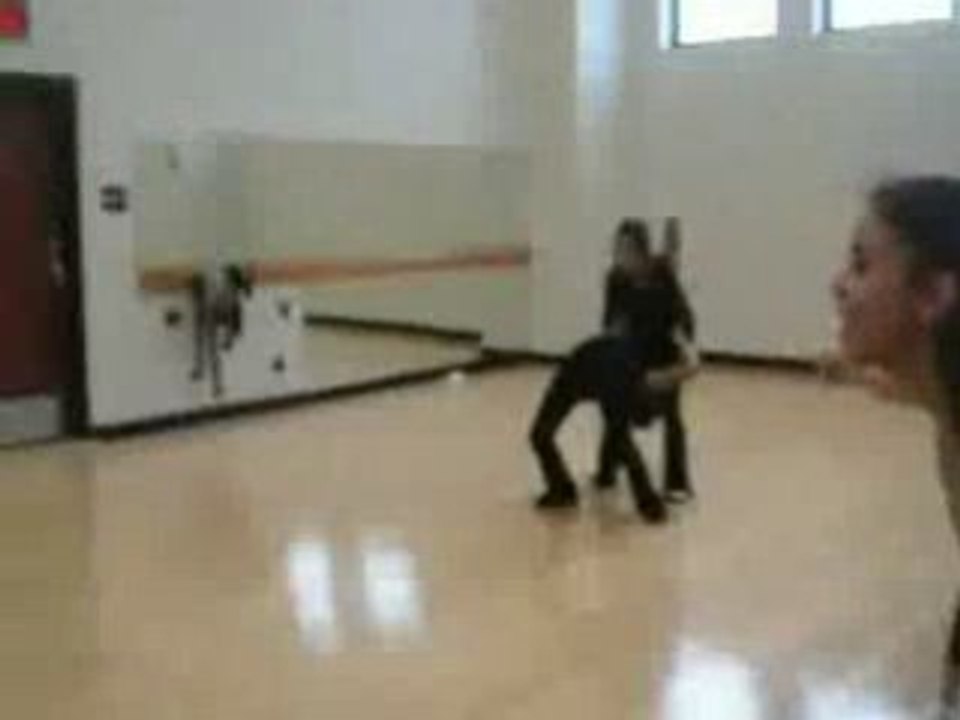 2 Chicks 1 Trick