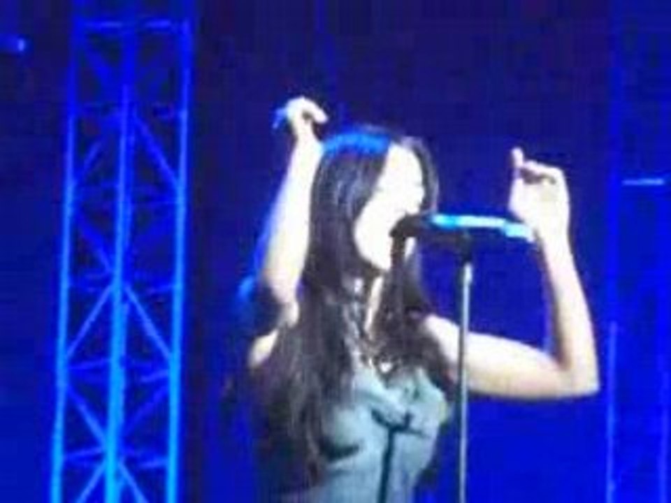 Musik'elles 2008. Jenifer. Serre moi