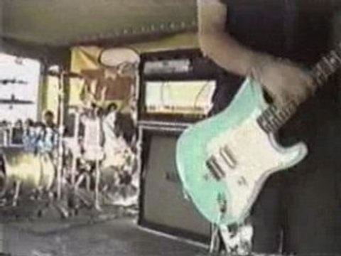Blink-182 - 13 Miles (live FSAS opening 1999)-11