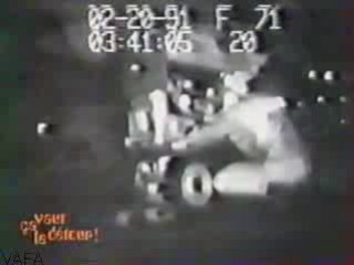 mécanicien Aspiré par un reacteur d'avion