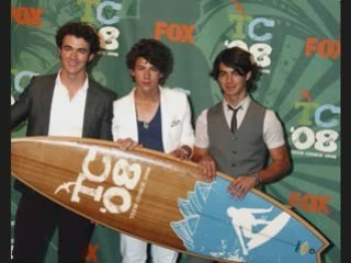 Jonas Brothers -RADIO DISNEY 1/4